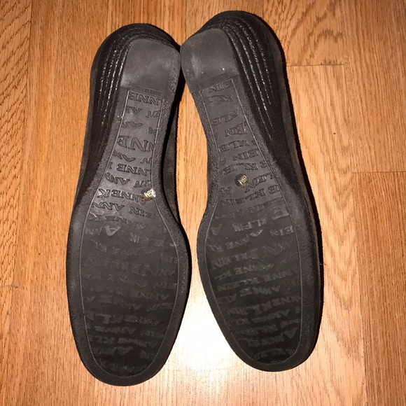 Ann Klein Brown Suede Shoe - Picture 4 of 6